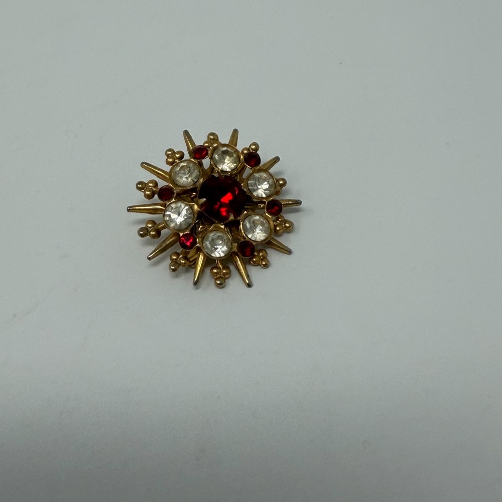 **Damaged Vintage Gold Tone Cluster Brooch Red Clear Glass Stones Floral Design